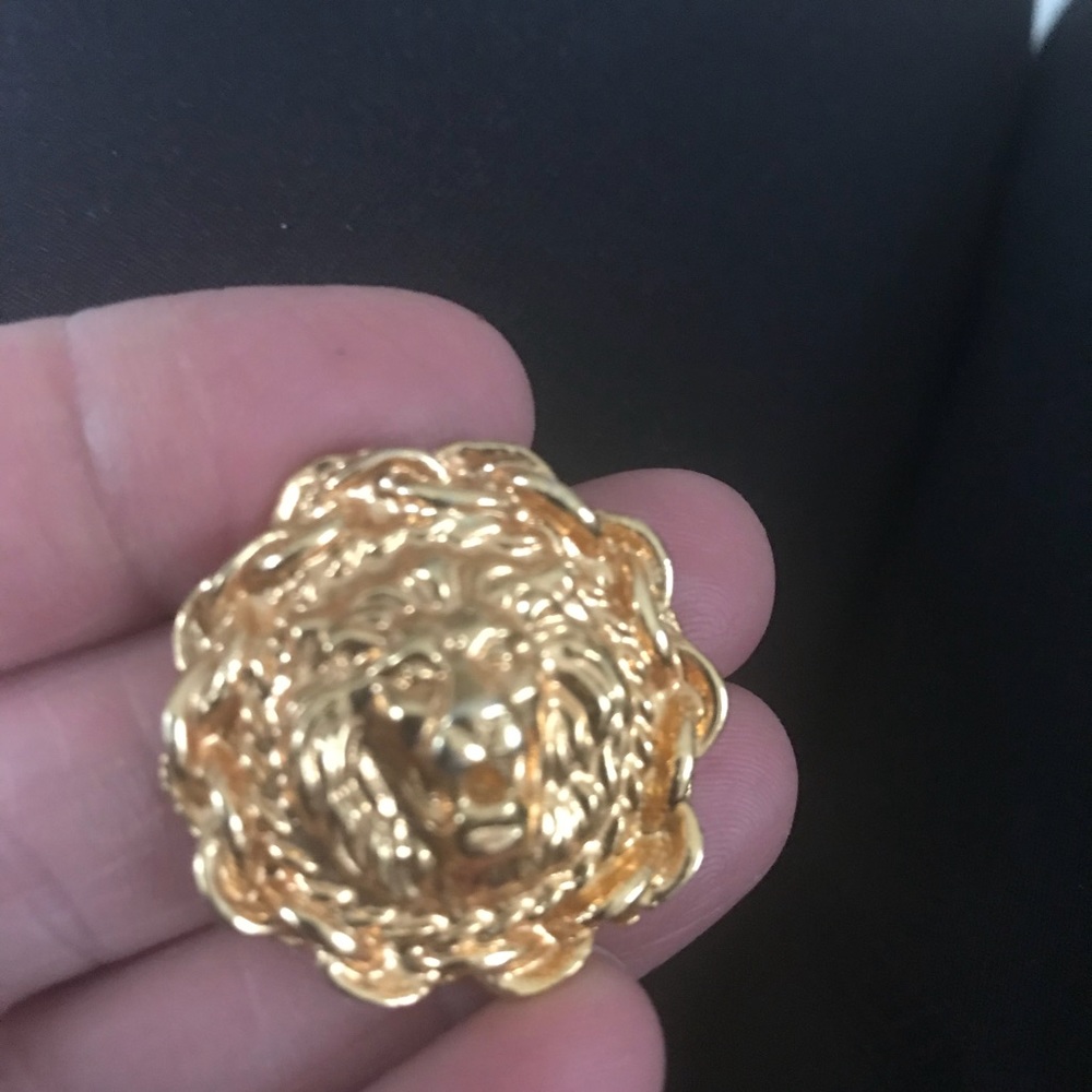 ❤️ VINTAGE Anne Klein earrings. ❤️